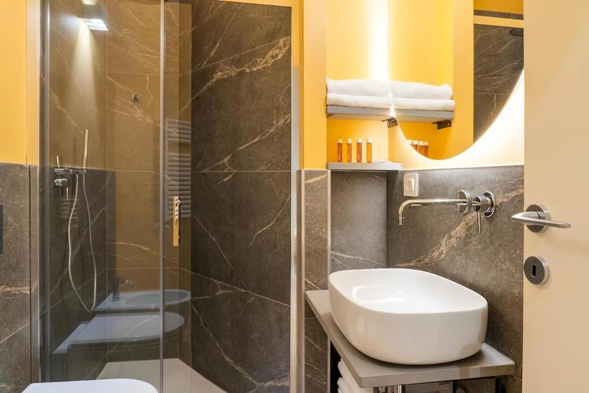 Nuovo - Appartamento Con Due Camere Da Letto Milan 0*,  Italy