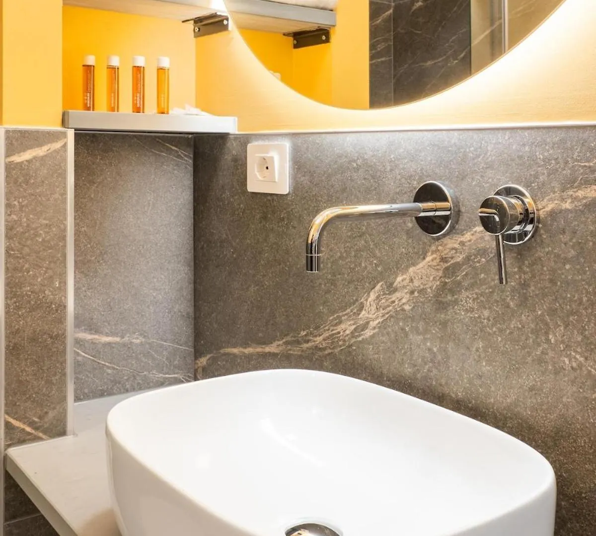 Apartment Nuovo - Appartamento Con Due Camere Da Letto Milan