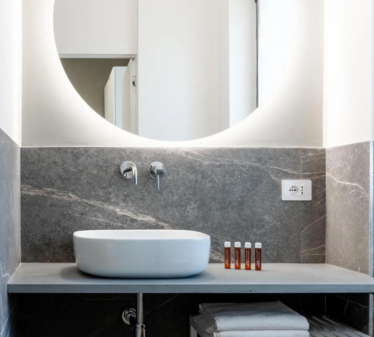 Nuovo - Appartamento Con Due Camere Da Letto Milan Apartment
